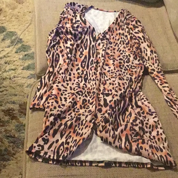 Medium Instagram cheetah sweater. Never been worn. - Picture 2 of 3
